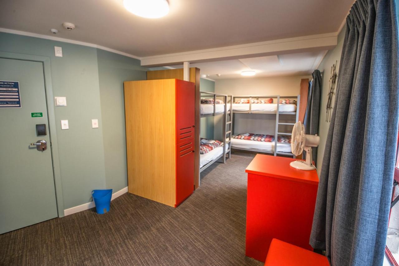 Yha Hostel *