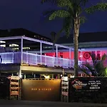 Shooters Saloon Hotel & Cabins