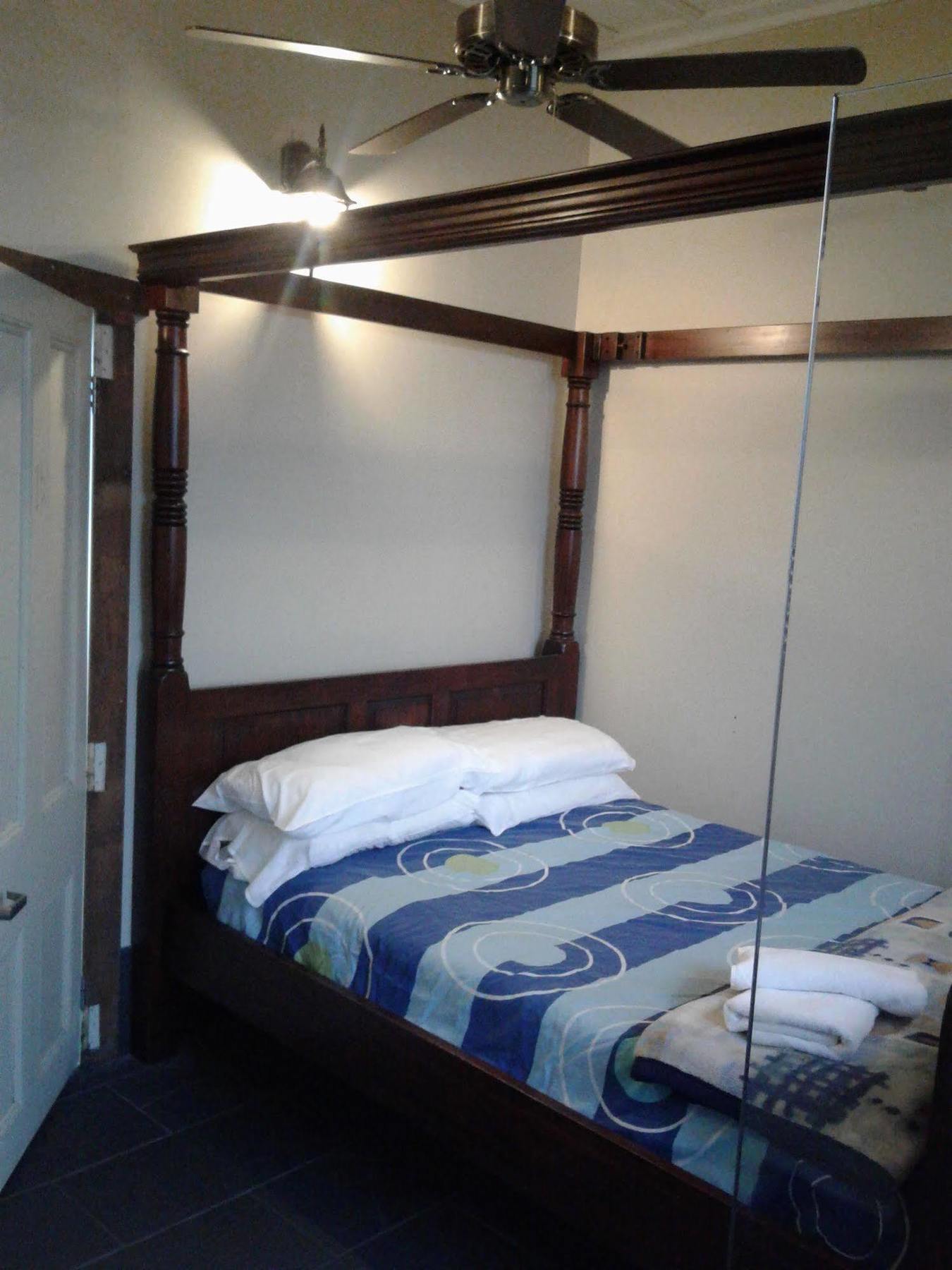Hotel Shooters Saloon & Auckland