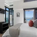Sun-Soaked Luxury Penthouse On Viaduct Waterfront