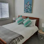 Private 2 Bedroom Apartment Castor Bay Auckland
