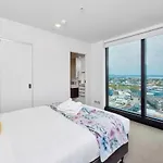 Amazing Harbour, Skytower And Rangitoto Views