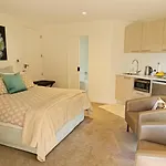 Parnell Garden Suite