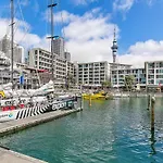 Stunning & Spacious Haven On The Waterfront!