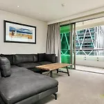 Qv Central Upscale Apt In A Hotel Building-929
