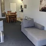 Cozy One Bedroom Apartment Near Auckland Airport