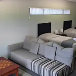 Cozy One Bedroom Apartment Near Auckland Airport
