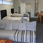 Cozy One Bedroom Apartment Near Auckland Airport