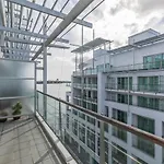 Qv Waterfront Apt With Ac Wifi And Parking