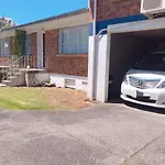 Bright Eden Park Two Bed Townhouse Private Parking