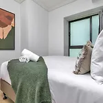 Ultimate Outdoor-Living Urban Getaway! 1 Carpark