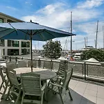 Ultimate Outdoor-Living Urban Getaway! 1 Carpark