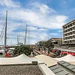 Ultimate Outdoor-Living Urban Getaway! 1 Carpark
