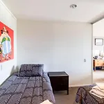 Bright 2 Bedroom 2 Bath In Grafton With Views