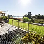 Harbour And Coastal 3 Bedroom Home With Path Views