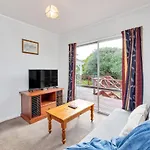 Little Self-Contained 1Br W Netflix - Parking