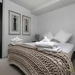 Qv Modern Design 1 Bedroom Apt With Wifi - 856
