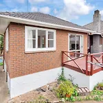 Little Self-Contained 1Br W Netflix - Parking
