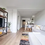Huntington Townhouse With Patio And Parking