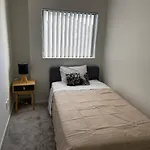 4 Bedroom Home Fully Furnished In Papakura, Auckland