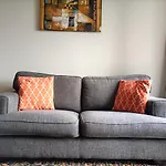 Qv Amazing 2-Bedroom In Cbd With Carpark - 859
