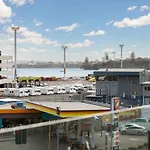 Dockside Deluxe + Cp!