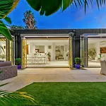 Luxury Tropical Oasis, Beach, Village Near Auckland Cbd