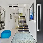 Luxury Tropical Oasis, Beach, Village Near Auckland Cbd