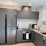 3 Bedroom Apartment In Newmarket