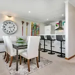 Qv Upmarket Waterfront Apartment - 787