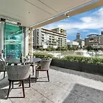 Qv Waterfront Glamour