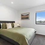 Contemporary Urban Retreat