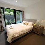 Private Room With Ensuite & Garden Epsom