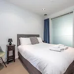 Qv Viaduct Apartment Overlooking The Parc