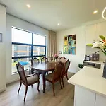 Your Modern Home In Sandringham, Close To City, Heat Pumps, Netflix, Parking