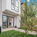 Cozy Brand New Townhouse 6