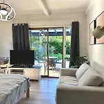 Peaceful And Lovely Home With External Private Bathroom