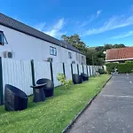 Tudor Court Motor Lodge