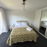 Central Howick Uxbridge Apartments