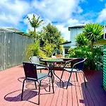 Modern Private 2 Bedroom Home-Unit In Albany With Netflix