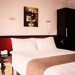 Tudor Court Motor Lodge