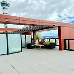 Magnificent Skytower, Sea, Habour View In Cbd