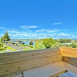 Brand New Retreat: Serene Living In East Auckland