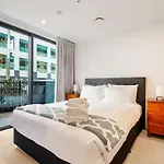 Spacious Mount Eden Apartment