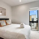 Fresh & Sleek Grey Lynn Unit With Private Patio