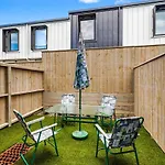 Fresh & Sleek Grey Lynn Unit With Private Patio