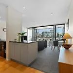 Lovely View Apartment - Free Parking, Pool And Gym