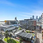 Modern One Bedroom Apartment In Wynyard Quarter