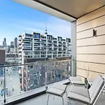 Modern One Bedroom Apartment In Wynyard Quarter