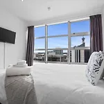 Central City 1Br Apartment